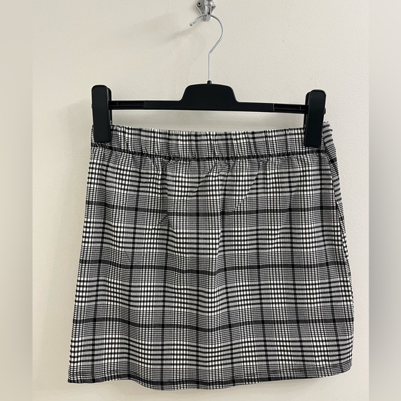 plaid skirt (half of thigh length) - Picture 1 of 1